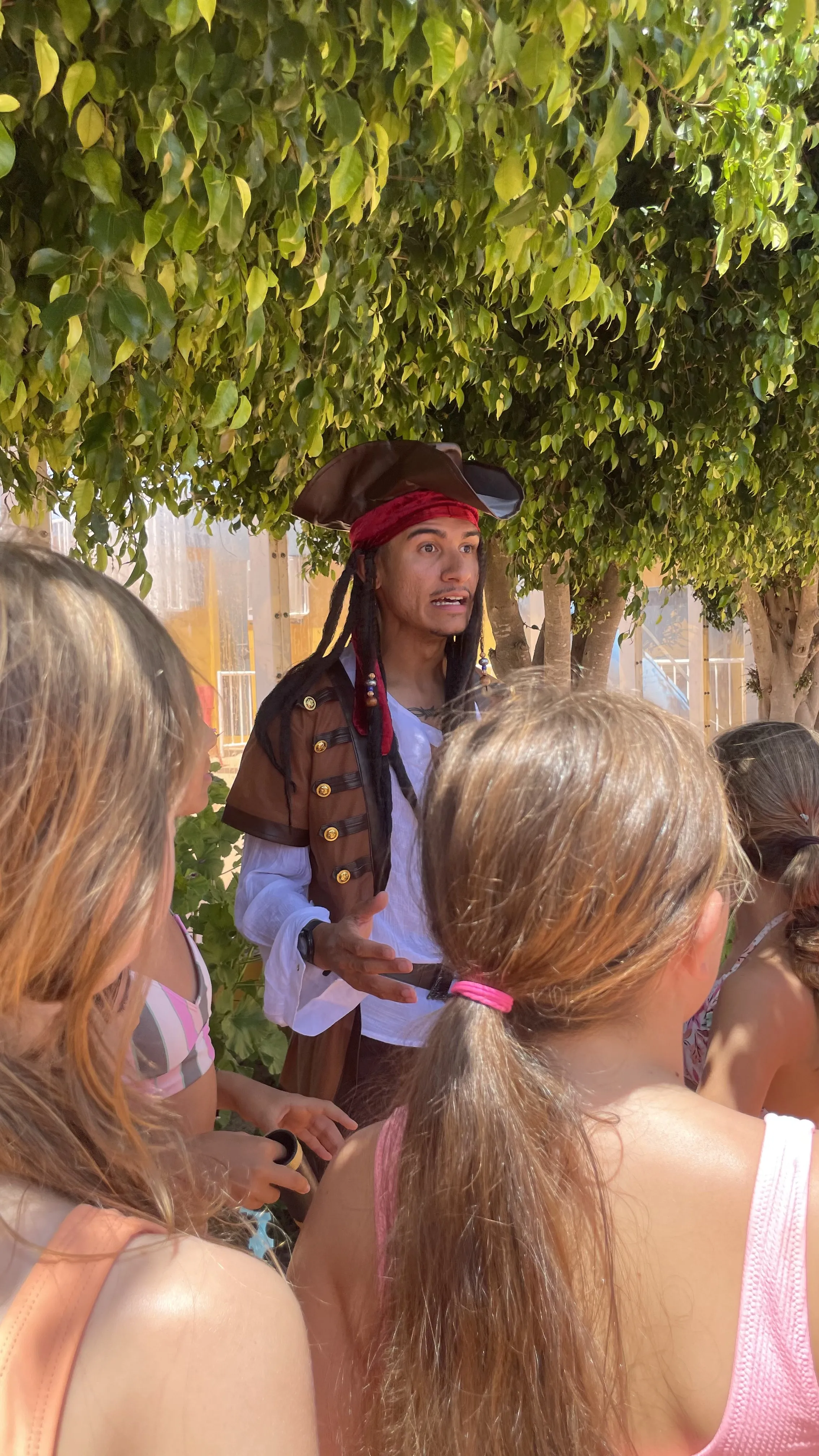 Animação infantil com um grupo de crianças